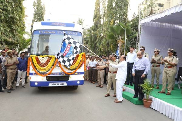 mohdmahmoodaliflagsoffmobilerestroomsforwomenpoliceofficers