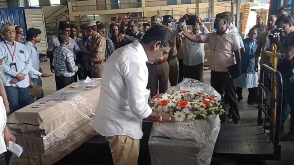Bodies of 3 Andhra tourists arrive in Hyderabad 