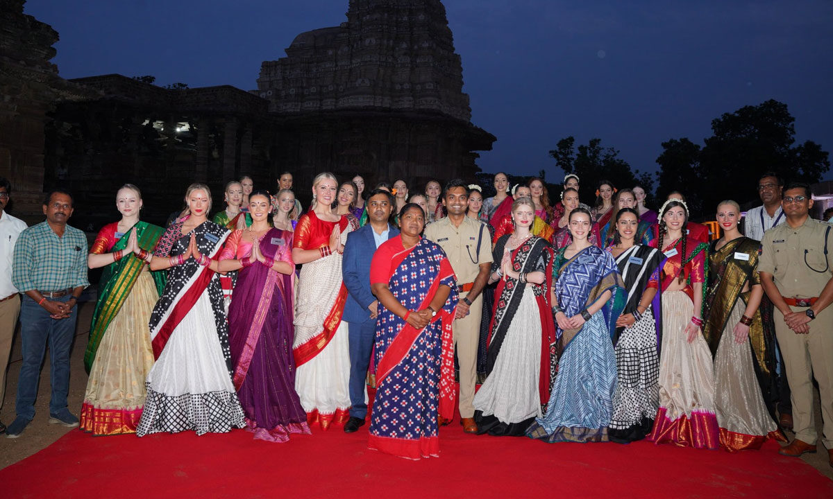 Miss World Contestants explore Kakatiya culture, visit Warangal Fort