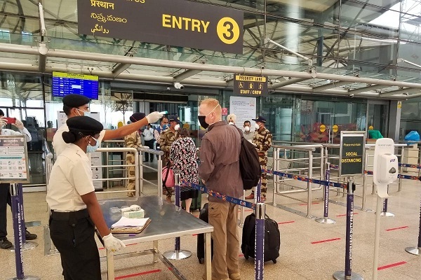 hyderabadairportintroducesindiasfirstiotenabledsmarttrolleys