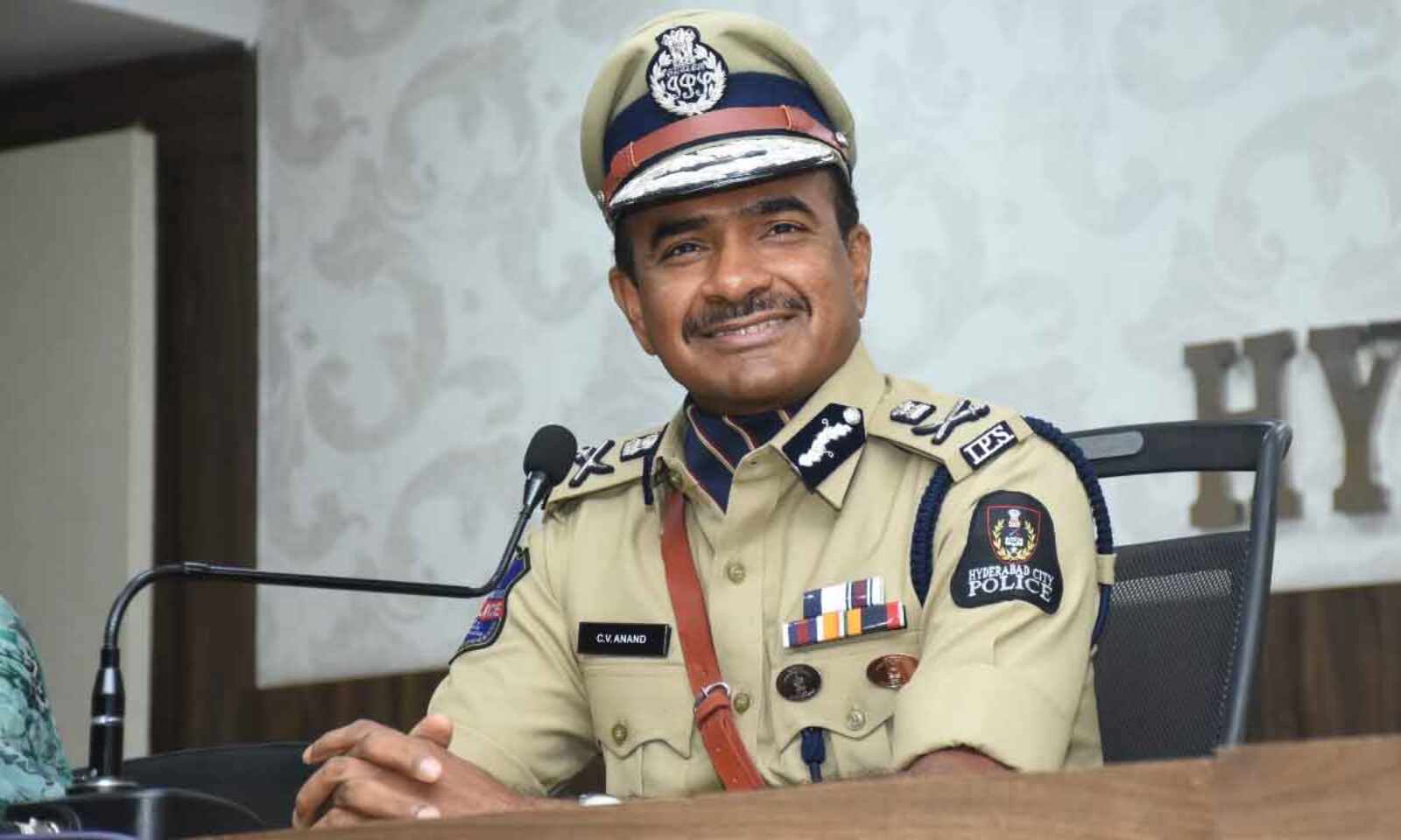 deposityourweaponsbeforeoctober16citypolicechief