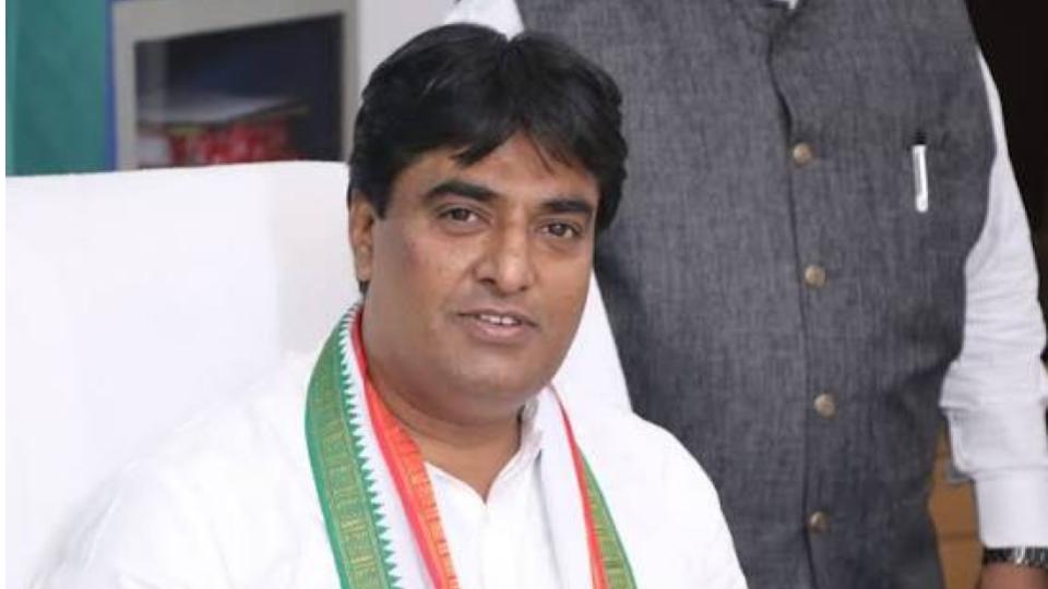 Waqf Chairman Calls Rahul People’s Leader, Hits Back at Bandi Sanjay