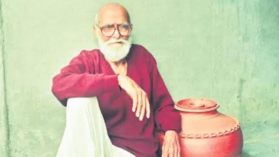 KCR, KTR, Harish Rao  pay tributes to Kaloji on birth anniversary