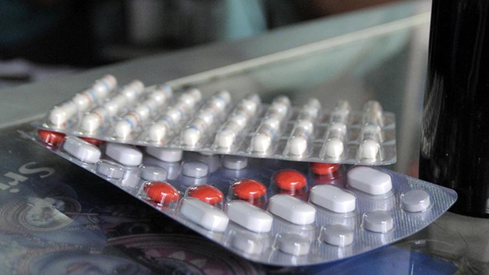 illegalmedicalshopsinhyderabadraided;medsworthrs35kseized