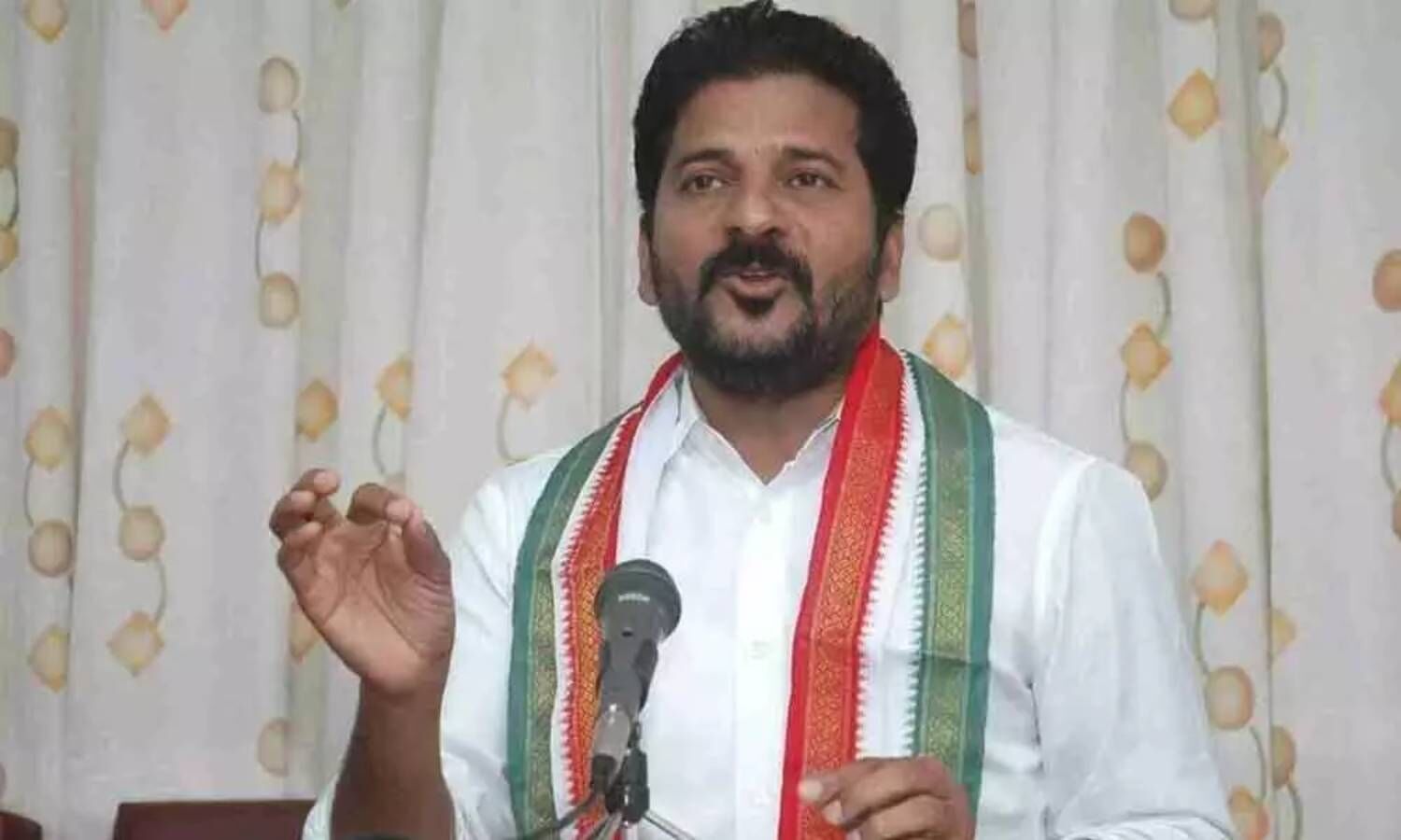 revanthreddyslamsthegovernmentforallegedlyignoringtenantfarmers