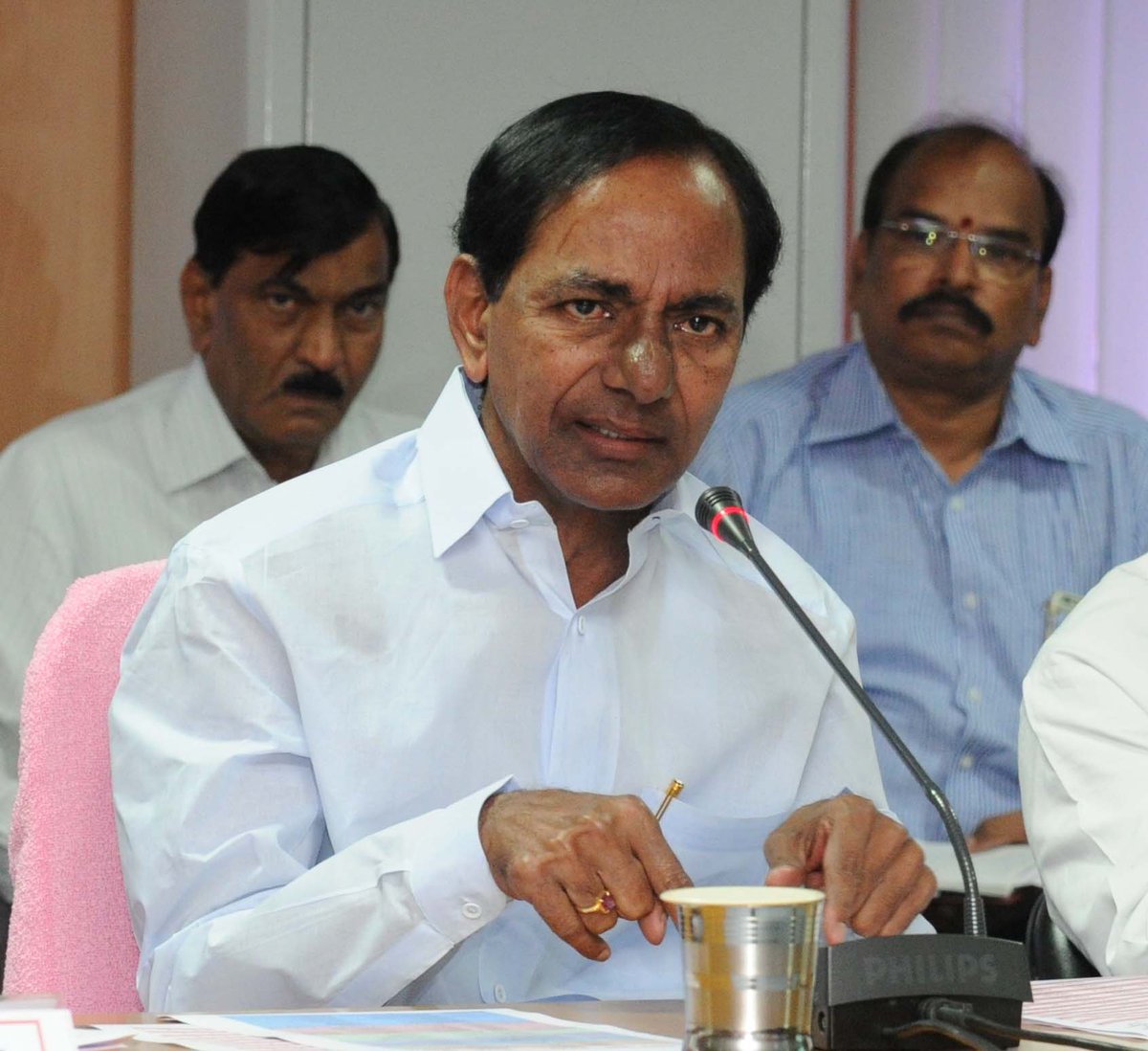 eachmandalintelanganatohaveregistraroffice:kcr
