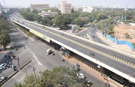 Hyderabad roads wears a deserted look on Sunday