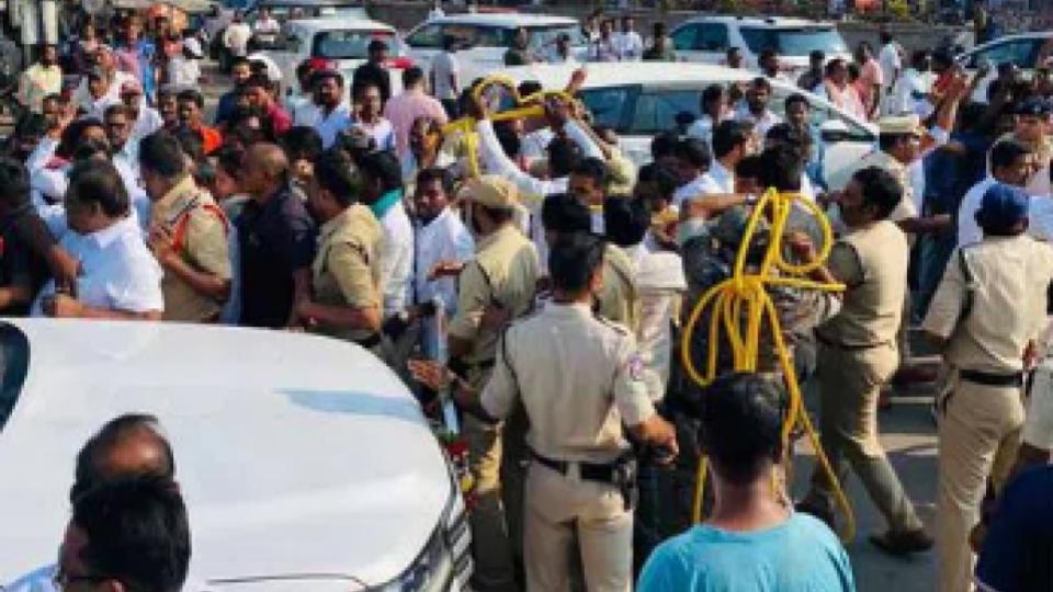 Congress workers attempt to assault BRS MLA in Jangaon