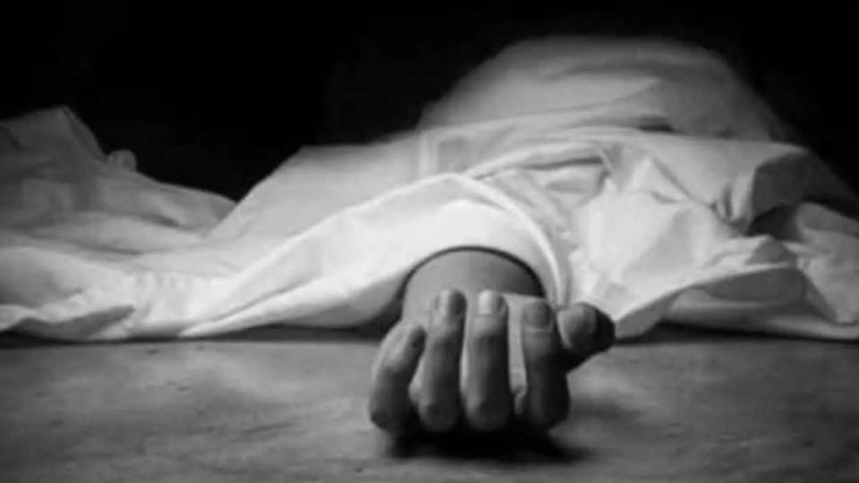 Woman kills two children before ending life in Nalgonda