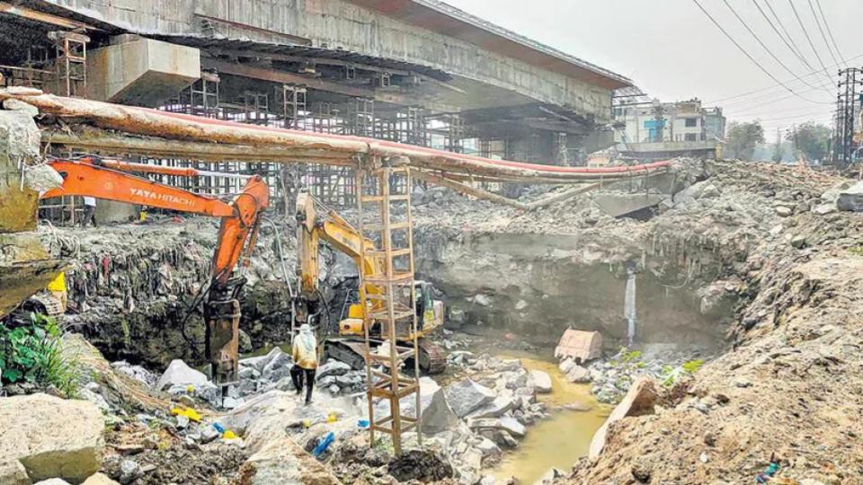 GHMC flags two-year delay in Moosarambagh bridge project