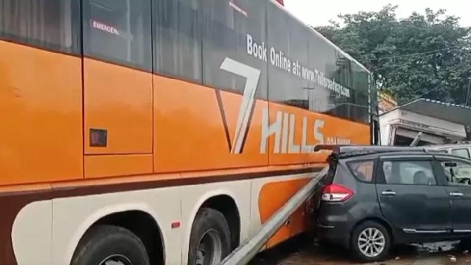 Bus Crashes into Vehicles and Hotel at Shamshabad, one killed