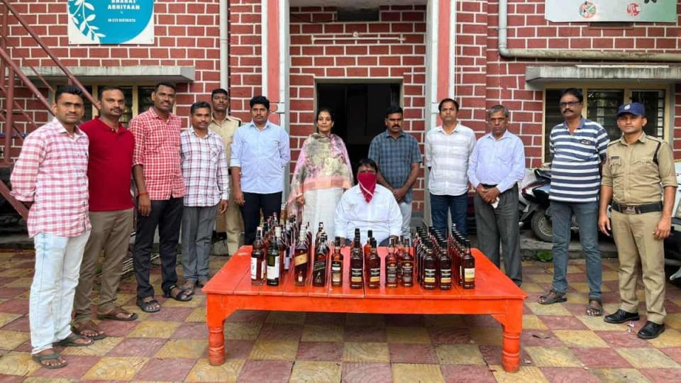 585 bottles of illegal liquor worth Rs 21 lakh seized in Hyderabad