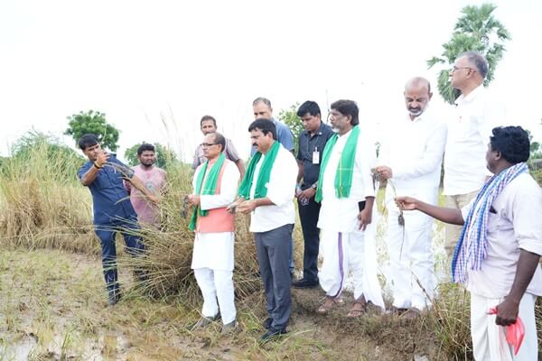 unionministershivrajsinghchouhanvisitsfloodaffectedareasinkhammam