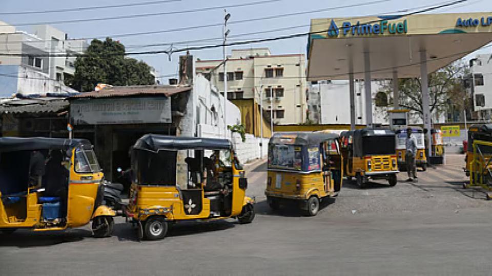 Over 1 lakh drivers hit due to lpg shortage in Telangana 