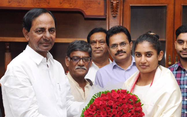telanganagovtpresentsrs1croreandhousesitetomithaliraj