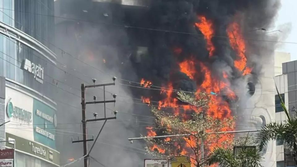 Major Fire Breaks Out at Mangalagowri Showroom in Jubilee Hills