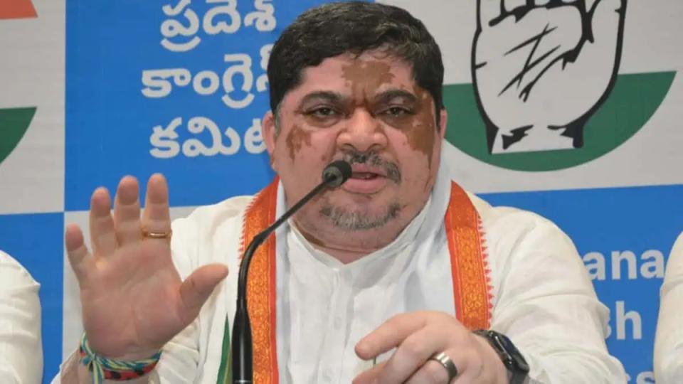 Telangana govt assures support to professionals 