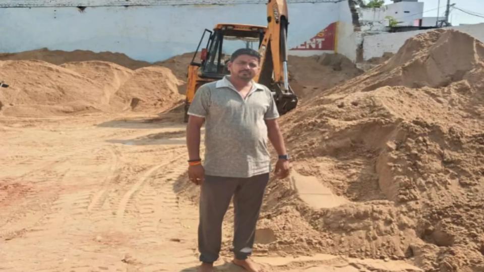 businessmanheldinhyderabadforsellingsandillegally