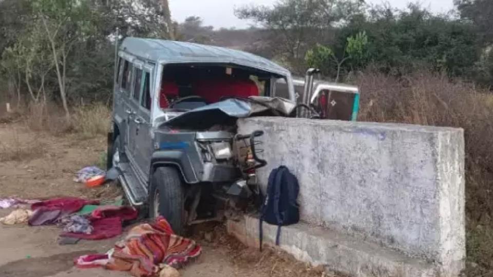 Three people Killed as Jeep Hits Culvert in Nagarkurnool