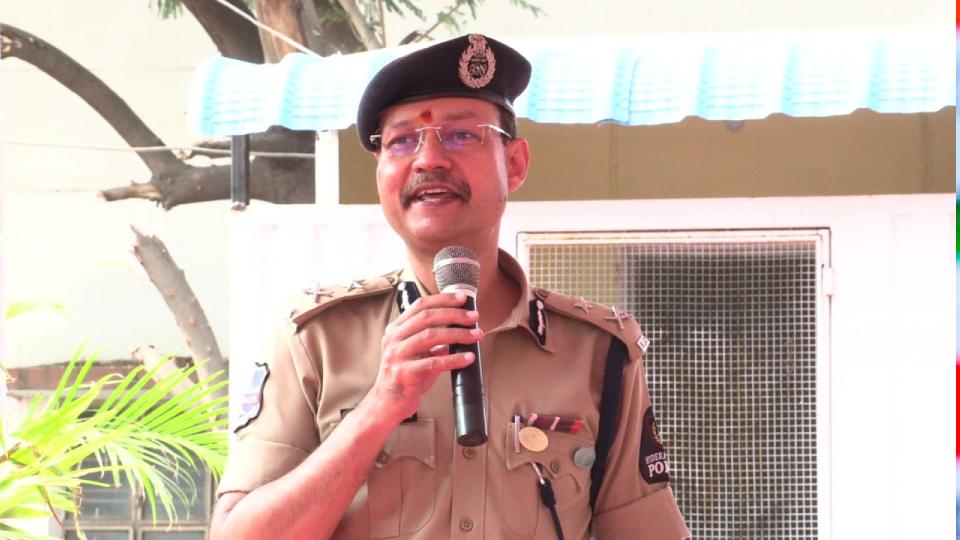 vikramsinghmannappointedasinchargenewhyderabadpolicecommissioner