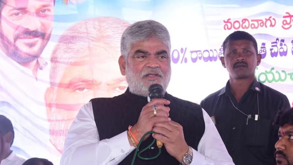 Telangana Speaker gives clean chit to two more defected MLAs