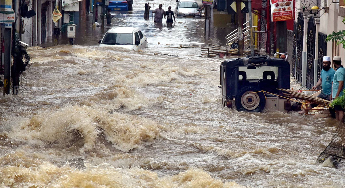 30killedasrainssinktelangana