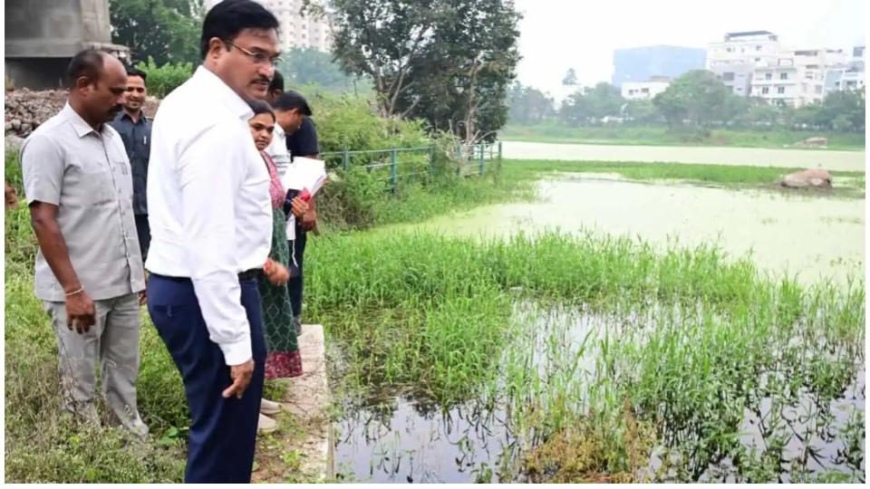 HYDRAA Commissioner inspects rock formations, lakes in Hyderabad