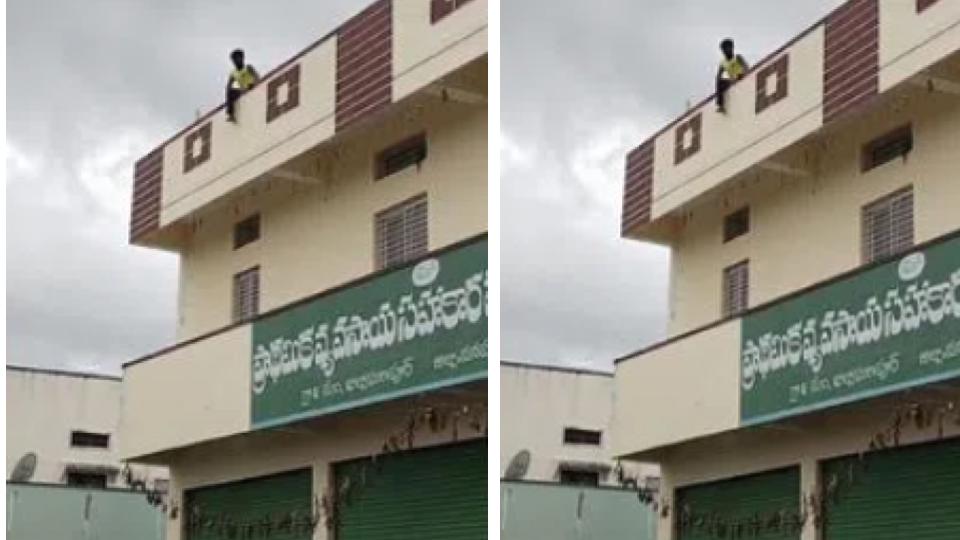 Farmer attempts suicide over urea shortage in Wanaparthy
