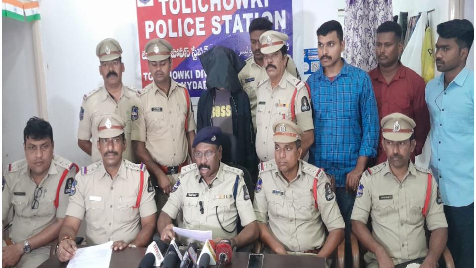 Tolichowki Police Resolve Auto Driver Murder Case Within 24 Hours