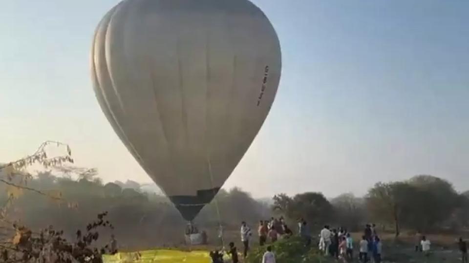 Hot Air Balloon Makes Emergency Landing at Neknampur Lake