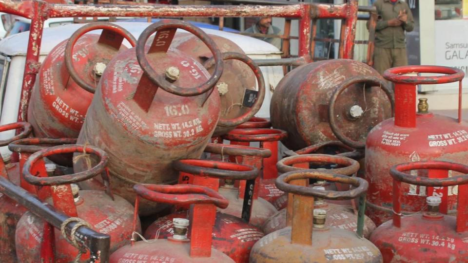 Panic bookings delay LPG deliveries in Hyderabad 