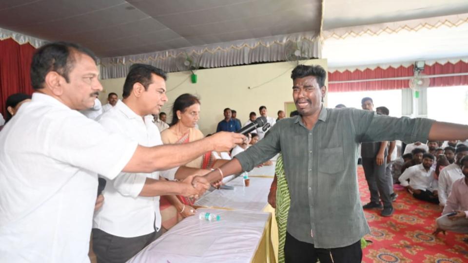 KTR attacks Congress Bulldozer model for Musi development