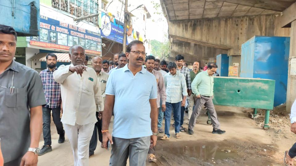 MMC Inspects Greenery, Sanitation and Road Works in Begumpet