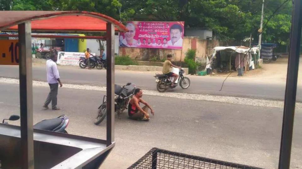 Man threatens self-immolation on denial of Indiramma house in Siddipet.