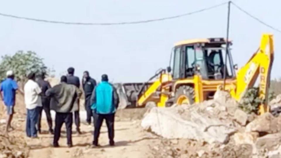 hydraademolishesencroachmentsatsuramcheruvu