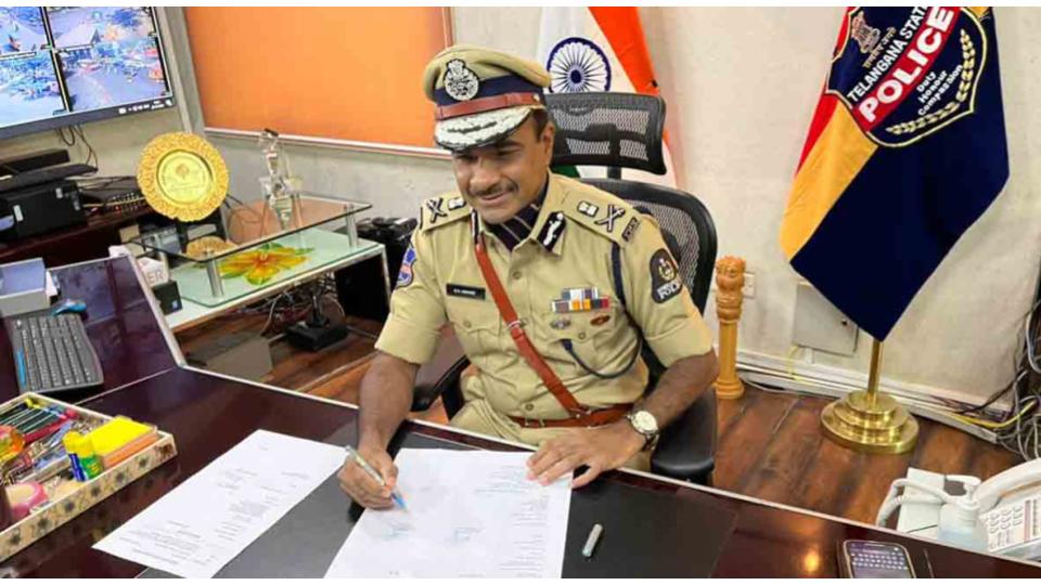 inspector’swifecomplainsofdowryharrasmenttohyderabadpolicecommissioner