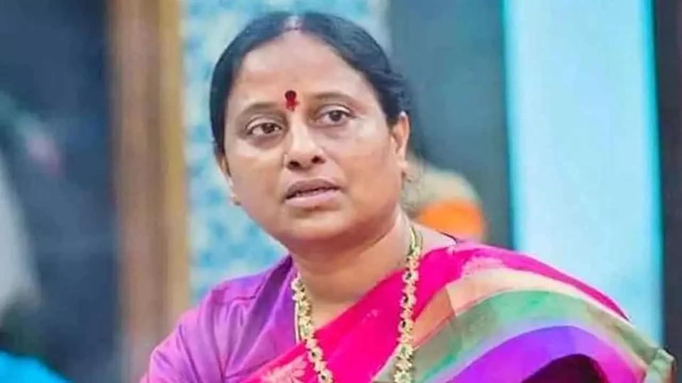 telanganaministersurekhacallsunionbudgetdisappointing