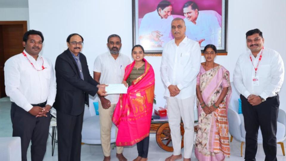 Harish Rao mortgages his Siddipet home to help PG medical student 