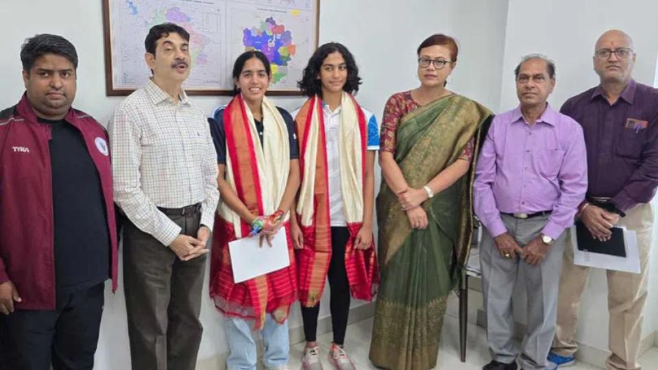 Telangana honours swimmers Shivani, Vritti for national success