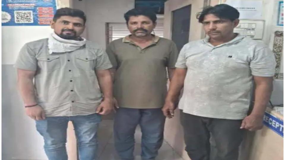 Three held for selling duplicate Apple products in Hyderabad