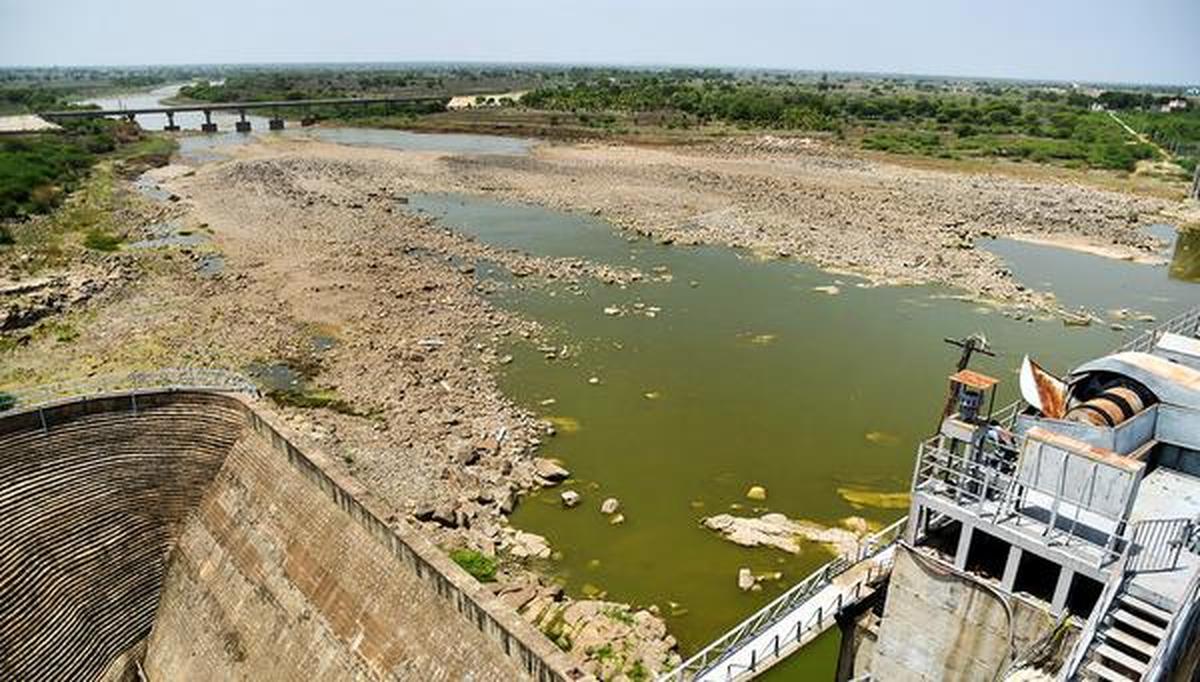 Hyderabad faces 100 MGD water deficit as Singur, Manjeera levels fall