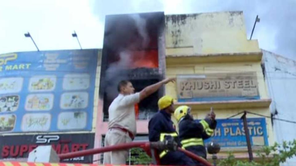 Massive Fire Engulfs at Supermarket in Bhubaneswar