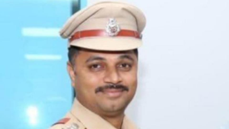 Mobile thief injured after he tried to attack DCP in Hyderabad