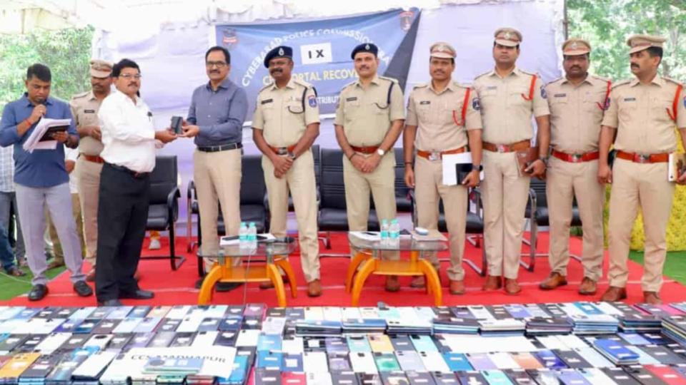 Cyberabad Police recovers 1061 stolen, lost smartphones in Hyderabad