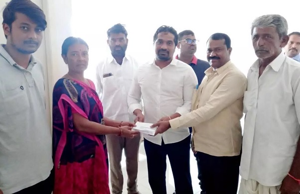 Financial aid to accident victim provided: Rangareddy