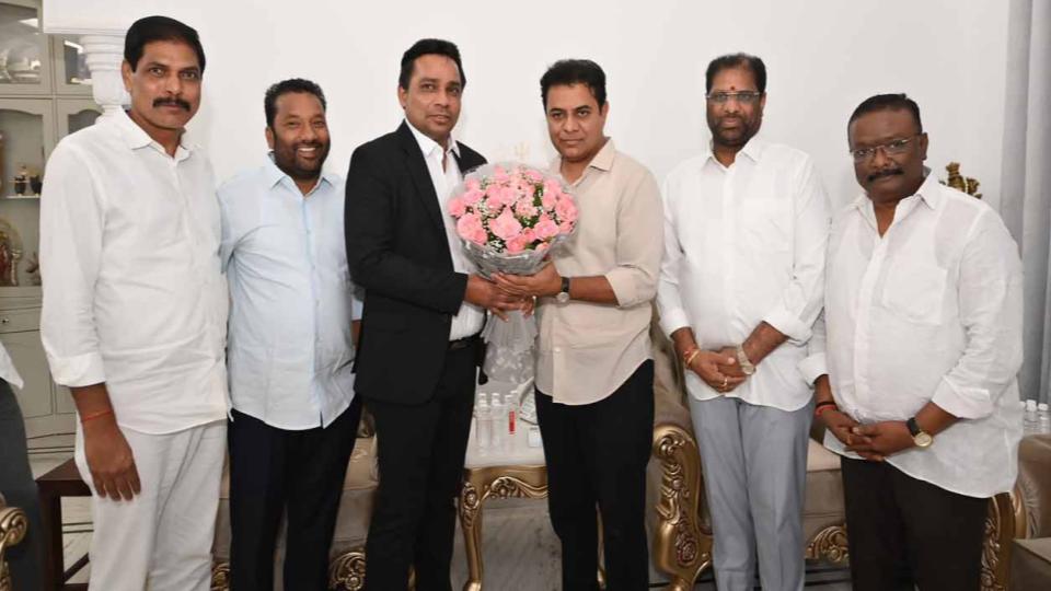 srilankanministermeetsktrpraisestelangana’sprogressduringbrsrule