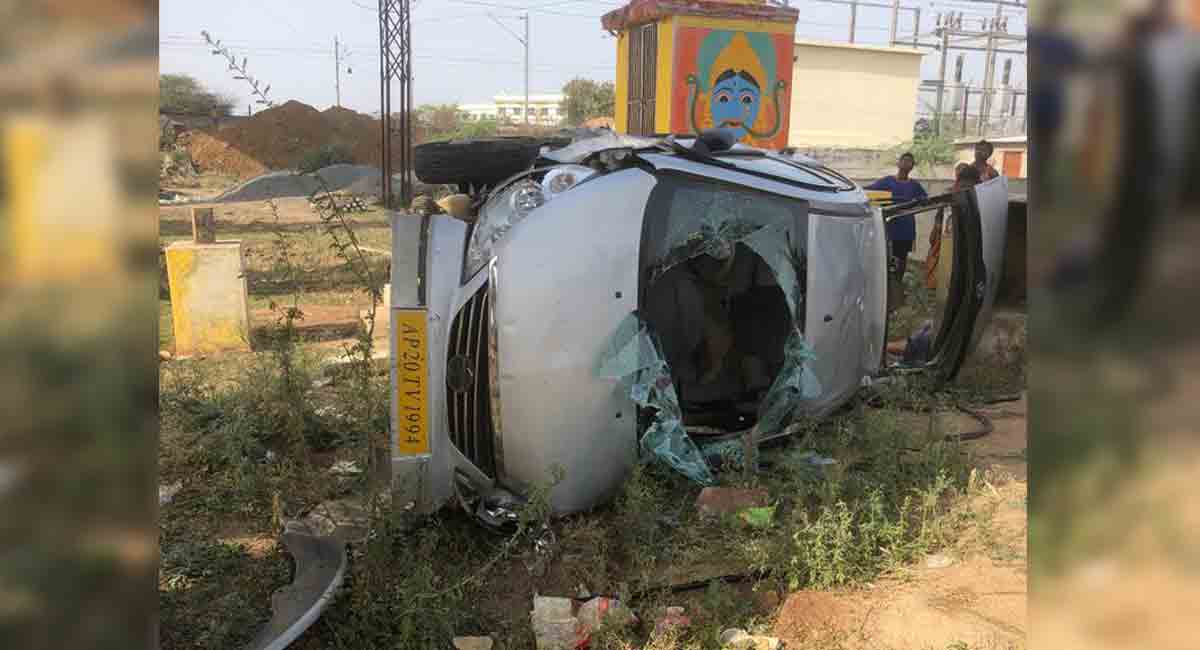 twodieinroadaccidentinkarimnagar