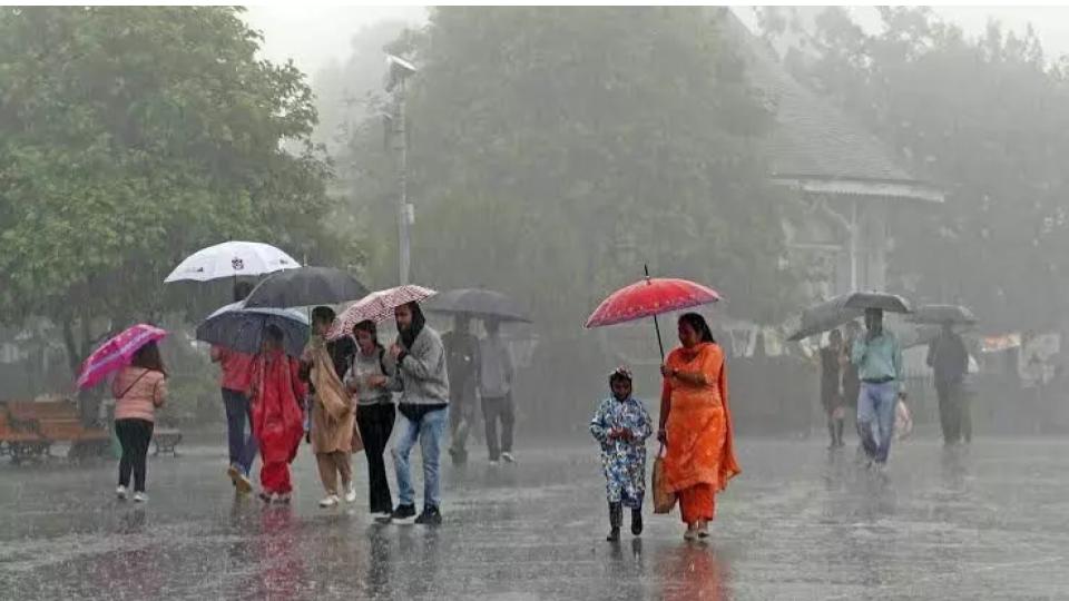 IMD issues heavy rainfall to Hyderabad on today