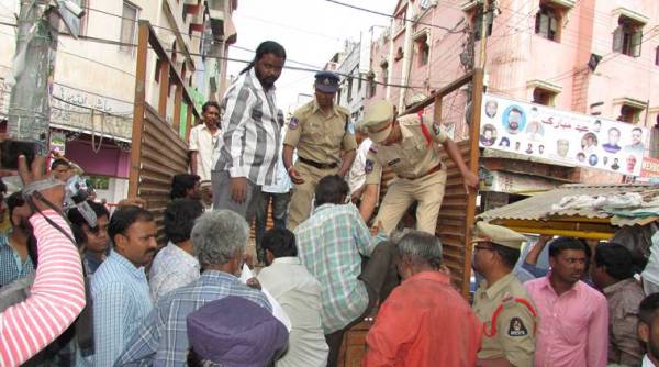 policeclearsbeggarsfromstreetsaheadofivankatrumpsvisit