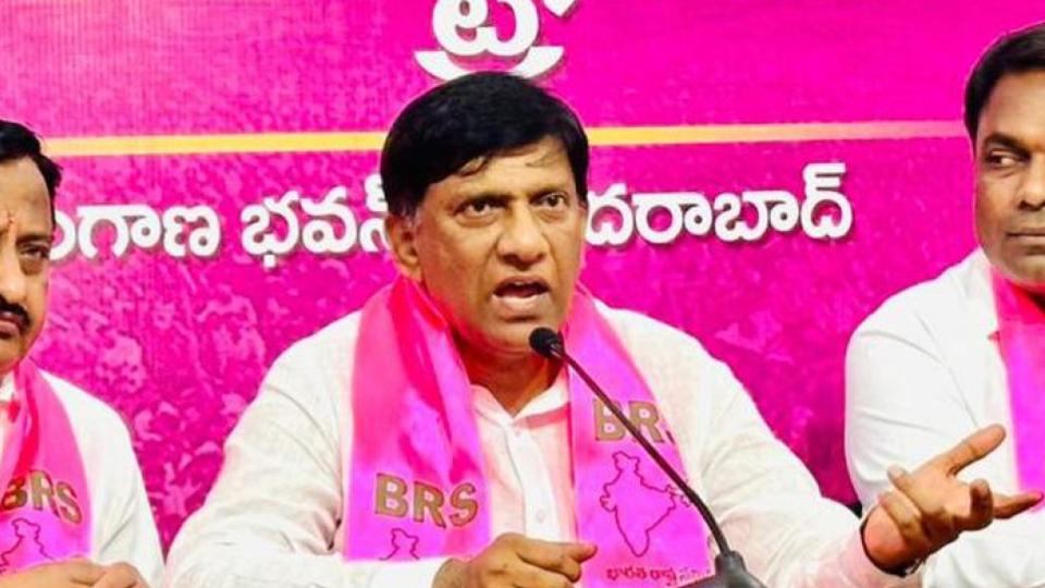 Congress using Azharuddin to seek minority votes, says Vinod Kumar